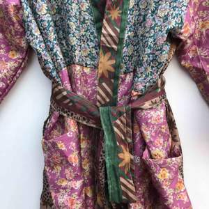 Kimono de Seda con Parches de Estilo Indio, Elegante y Lujoso para Mujer, Túnica de Verano para Festivales, Ropa de Dormir, Transpirable, de Secado Rápido, con Cuello en V - Product Image 4