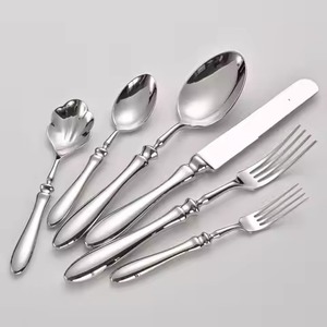 Juego de Cubiertos de Acero Inoxidable de Lujo para una Cena Elegante, Apto para Lavavajillas y Presentación Moderna en la Cocina - Product Image 1