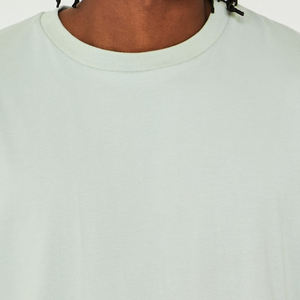 Camiseta Oversize con Logo Personalizado, Top Corto Liso de Algodón Pesado con Hombros Caídos y Corte Boxy para Hombre - Product Image 3