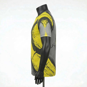 Camiseta de Manga Corta con Cuello Redondo y Estampado Abstracto Amarillo y Gris para Hombre, de Secado Rápido, Tejida, Deportiva, Ajustada, de Longitud Regular - Product Image 3