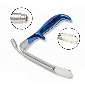 Écarteur de poitrine Ferreira pour chirurgie plastique à fibre optique - Product Image 1