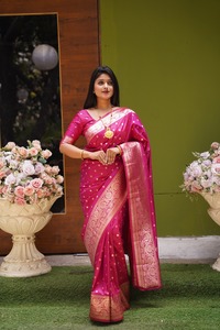 Sari Tradicional Indio de Seda Banarasi con Trabajo de Tejido Zari para Bodas y Eventos Festivos, Atuendo para Mujer - Product Image 3