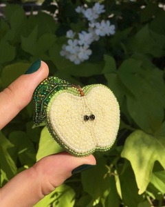 Amuleto de autobús de Nueva York bordado con cuentas hecho a mano, moderno, lindo, elegante, lujoso, novedoso, hermoso y personalizado de glowin fashion - Product Image 3