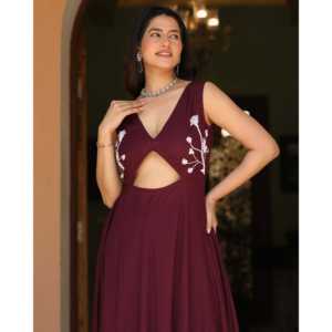 Conjunto de Traje de Vino Pintado a Mano Jemmy, Talla XS, Decorado con Hermosas Flores - Product Image 5