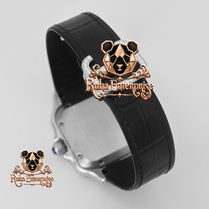 Reloj de pulsera premium para hombre con esfera negra cuadrada, caja plateada con cristales incrustados, detalles en tono dorado y correa de cuero texturizado - Product Image 1