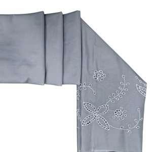 Tissu en coton lavande imprimé, respirant, léger, tissé, brodé à l'œillet, de la meilleure qualité, pour la confection de robes pour filles, expédié dans le monde entier - Product Image 1