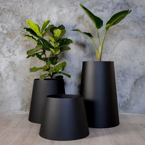 Juego de Macetas Metálicas Cónicas Negras Modernas, Macetas Grandes para Interiores y Exteriores, Contenedores Decorativos Minimalistas para Plantas, Hogar y Oficina - Product Image 1