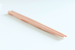 Palillos de Madera Reutilizables de Diseño Japonés Tradicional de Lujo, de Alta Calidad, al por Mayor - Product Image 3