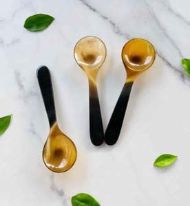 Cuchara de Cuerno de Búfalo Natural Hecha a Mano y Pulida, Perfecta para Servir Especias, Condimentos o para Uso Decorativo en la Mesa, Alta Calidad - Product Image 6
