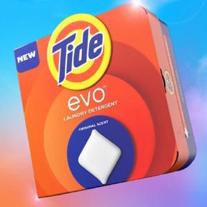 C'est la tuile Tide Evo qui se dissout dans l'eau froide. Il s'agit d'un nouveau type de lessive qui sera disponible au Royaume-Uni. - Product Image 4
