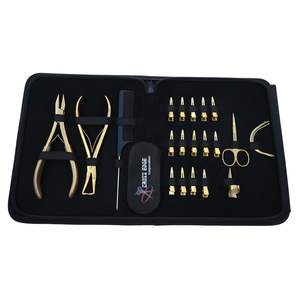 Kit d'outils pour extensions capillaires avec pinces à micro-anneaux, pinces de pose et de retrait, pince à bandes adhésives, peigne à queue, pinces de sectionnement et aiguilles courbées - Product Image 1