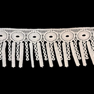 Flecos de Macramé de Poliéster Blanco al por Mayor de Fábrica – Cinta de Encaje Colgante de Ganchillo Estilo Boho para Ropa y Decoración del Hogar - Product Image 1