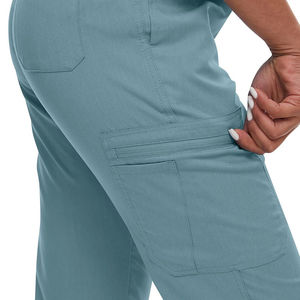 Tenue Médicale Confortable et de Haute Qualité en Tissu Tricoté – Haut et Pantalon Classiques Conçus pour les Professionnels de Santé et les Longues Journées - Product Image 6
