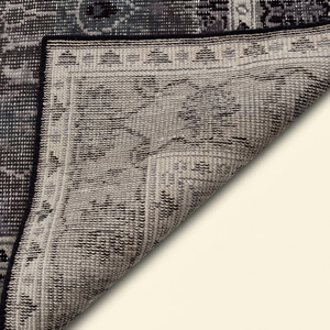 Alfombra Anudada a Mano Negra y Gris Noir Heritage, Alfombra Tradicional con Medallón Desgastado para Sala de Estar, Dormitorio y Hotel - Product Image 6