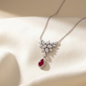 Pendentif goutte d'eau en diamant taille poire avec halo, chaîne gourmette de 18 pouces, plaqué or blanc 10 carats, diamant de laboratoire, cadeau pour femme - Product Image 1