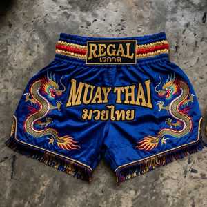 Pantalones Cortos de Muay Thai Regal Unisex, Dorados y Negros, con Serigrafía, 100% Poliéster, para Artes Marciales, Corte Regular - Product Image 4