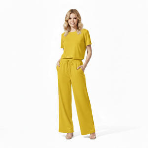 Conjunto de punto cómodo para mujer, estilo urbano de verano, top de manga corta y pantalones anchos con cordón, dos piezas informales. - Product Image 3