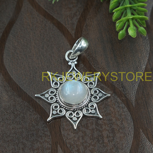 Colgante de plata de ley 925 con piedra lunar arcoíris natural, hecho a mano, diseño bohemio de sol, cabujón, joyería de piedras preciosas, regalo para mujeres, unisex. - Product Image 5