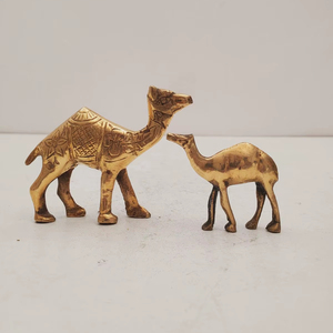 Centre de table en laiton de luxe en forme de chameau pour la décoration de mariage, le style des événements et une présentation décorative haut de gamme - Product Image 1