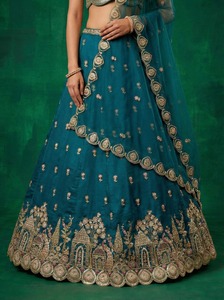<b>Green</b> Embroidered Leheriya Lehenga Set Velvet <b>Netted</b> Blouseh Dupatta Ethnic Bottomwear for Wedding Banquet - Product Image 4