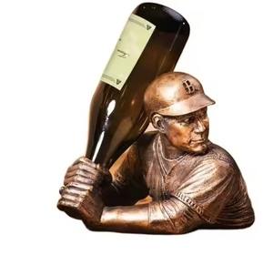 Soporte Multifuncional para Botellas de Vino con Diseño de Jugador de Béisbol, Decoración de Resina para Mesa, Exhibidor de Bar con Temática Deportiva - Product Image 1