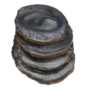 Dessous de verre élégants en résine à fleurs florales, verres artistiques faits à la main, accessoires de table modernes pour la salle à manger et le salon - Product Image 1