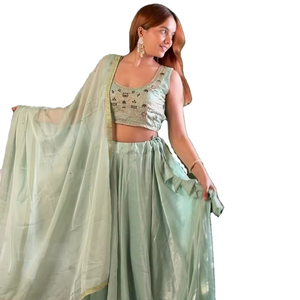 ชุดเลเฮนกาโชลีสำเร็จรูป ดีไซน์ทันสมัย ปักลายหนัก ยาวคลุมพื้น ทรงเข้ารูป ผ้าเนื้อชิมเมอร์ สำหรับงานปาร์ตี้และงานแต่งงาน ผู้หญิง สวมใส่ง่าย - Product Image 1