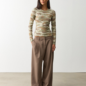 T-shirt femme tendance à manches longues et col rond, coupe ajustée, couleur unie, respirant, avec logo personnalisé – Collection été très prisée - Product Image 5