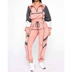 Conjunto deportivo de chaqueta cortavientos y pantalones cortos de algodón de la mejor calidad, transpirable y personalizable. - Product Image 6