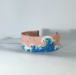 สร้อยข้อมือลูกปัดทำมือลายคลื่น ดีไซน์สวยเก๋ทันสมัย สีชมพู สีฟ้า สีขาว - Product Image 5