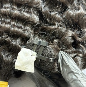 Fournisseur birman de cheveux bruts bouclés Paquets non traités de cheveux humains bouclés birmans vierges vietnamiens Paquets rebondissants Cheveux bruts bouclés - Product Image 6