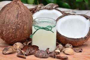 Huile de noix de coco biologique de qualité supérieure, huile de noix de coco liquide biologique naturelle en vrac - Product Image 2