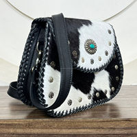 Tas Selempang Kulit Sapi Asli Vintage Baru dengan Hiasan Stud, Gaya Turquoise Concho, Kapasitas Besar untuk Wanita