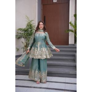 Ensemble de costume de soirée pour femmes avec broderie et paillettes, avec un véritable travail de miroir - Product Image 6