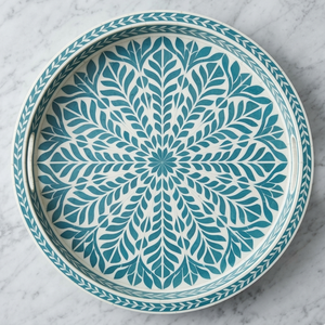 Bela - Bandeja Decorativa Artesanal con Incrustaciones de Hueso, Diseño Floral Azul, Decoración para el Hogar, Regalo para Bodas y Ramadán - Product Image 3