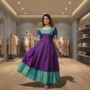Robe Anarkali longue en soie violette avec bordure verte, tenue traditionnelle indienne pour femmes, coupe ample, toutes saisons - Product Image 1