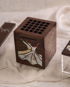 Quemador de incienso hecho a mano con incrustaciones de nácar y madera, diseño de bailarina, difusor aromático para uso en todas las estaciones. - Product Image 5