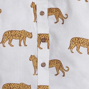 เสื้อครึ่งแขนลายจุดพิมพ์เสือดาว-สีขาว - Product Image 3