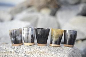 MN EXPORTS MNE-2337 Verre à cocktail en corne d'orient, design moderne de luxe noir et blanc avec motif d'oiseau, bord doré, fait main, passe au lave-vaisselle - Product Image 4