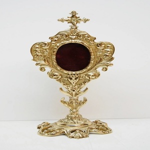 Excellente monstrance religieuse en laiton, finition dorée, centre rouge, pour table, faite à la main, cadeaux traditionnels d'église pour cérémonies religieuses - Product Image 1