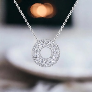 จี้เพชรทรงกลมมอยซาไนต์ เงินแท้ 925 ของขวัญสำหรับผู้หญิง - Product Image 1