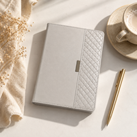 Carnet en cuir vegan PU crème beige LABON, avec surpiqûres matelassées et accentuations en cuir assorties, pages vierges professionnelles