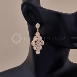 Boucles d'oreilles tendance en or rose avec diamants de laboratoire ronds et en forme de poire, boucles d'oreilles en diamants fins pour femmes - Product Image 4
