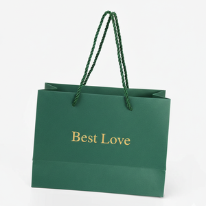 Sacs de shopping et sacs cadeaux en papier kraft de qualité supérieure, finition mate ou brillante, estampage à chaud du logo, emballage élégant pour bougies et cosmétiques - Product Image 6