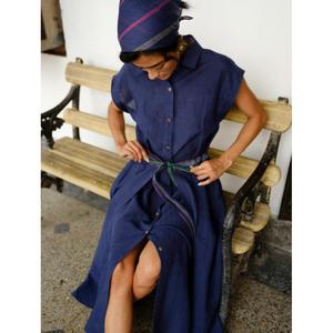 Robe longue en tricot bleu indigo pour femme avec ceinture à nouer à la taille, manches courtes, boutonnée, coupe ample, décontractée, naturelle, écologique, avec poches - Product Image 2