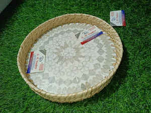 Plateau de luxe en rotin incrusté fait à la main Plateau de service décoratif à motif de coquille personnalisable pour les repas, la cuisine et les espaces de vie - Product Image 5