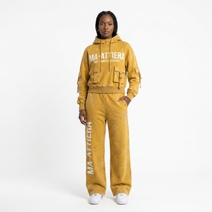 Conjunto de chándal informal de dos piezas para mujer: sudadera con capucha amarilla lavada con bolsillos cargo y pantalones de chándal de pierna ancha - Product Image 1
