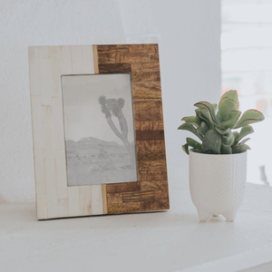 Cadre photo en bois résine à rainures verticales, fait main, rectangulaire, pour table, décoration personnalisée pour la maison ou le bureau - Product Image 5