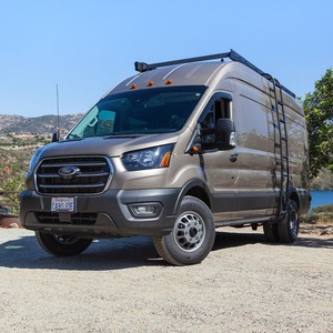 Vente spéciale : Ford Transit Trail Logistics Van, moteur puissant, capacité de charge élevée, structure de carrosserie durable et transport efficace. - Product Image 5