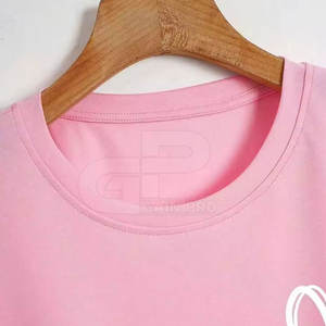 T-shirt court et ample pour femme 2026 au design épuré, en matière douce et pour un look quotidien élégant - Product Image 3